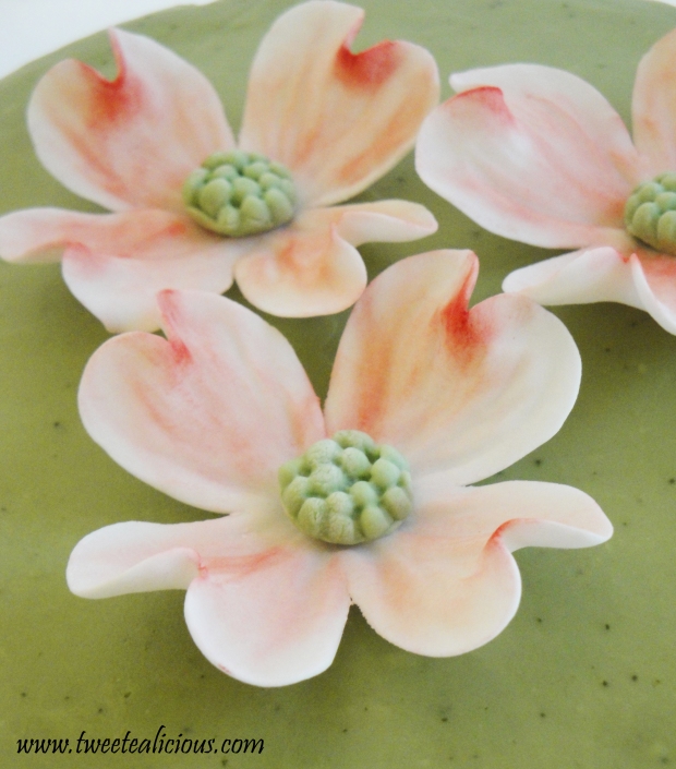 Dogwood Green Tea Cake Flower Detail